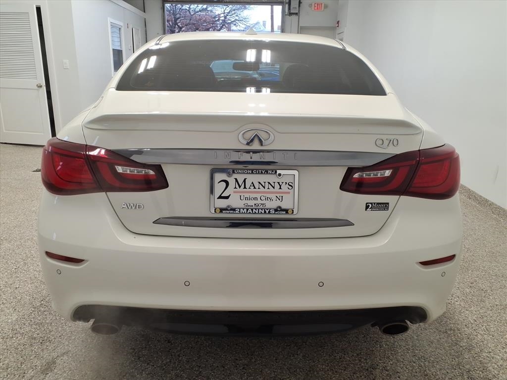 Infiniti Q70 3.7 LUXE AWD 2019