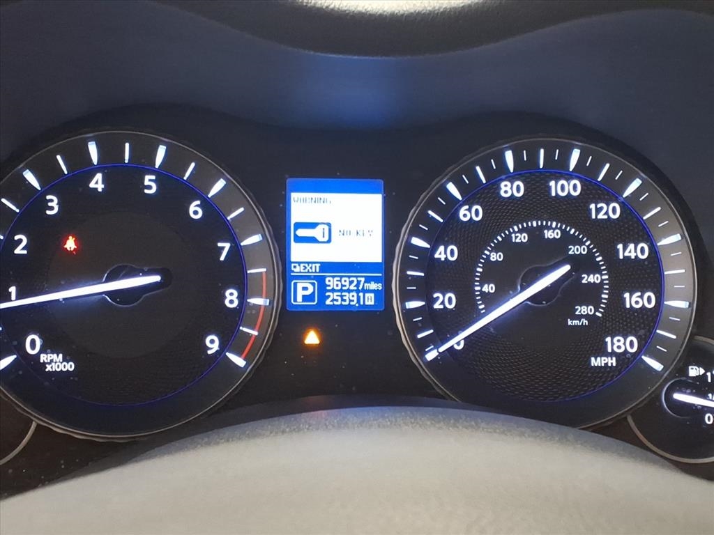 Infiniti Q70 3.7 LUXE AWD 2019