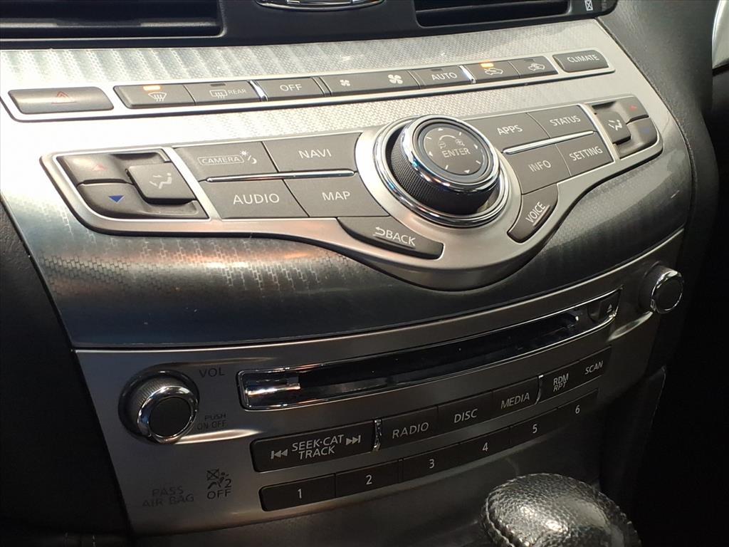 Infiniti Q70 3.7 LUXE AWD 2019