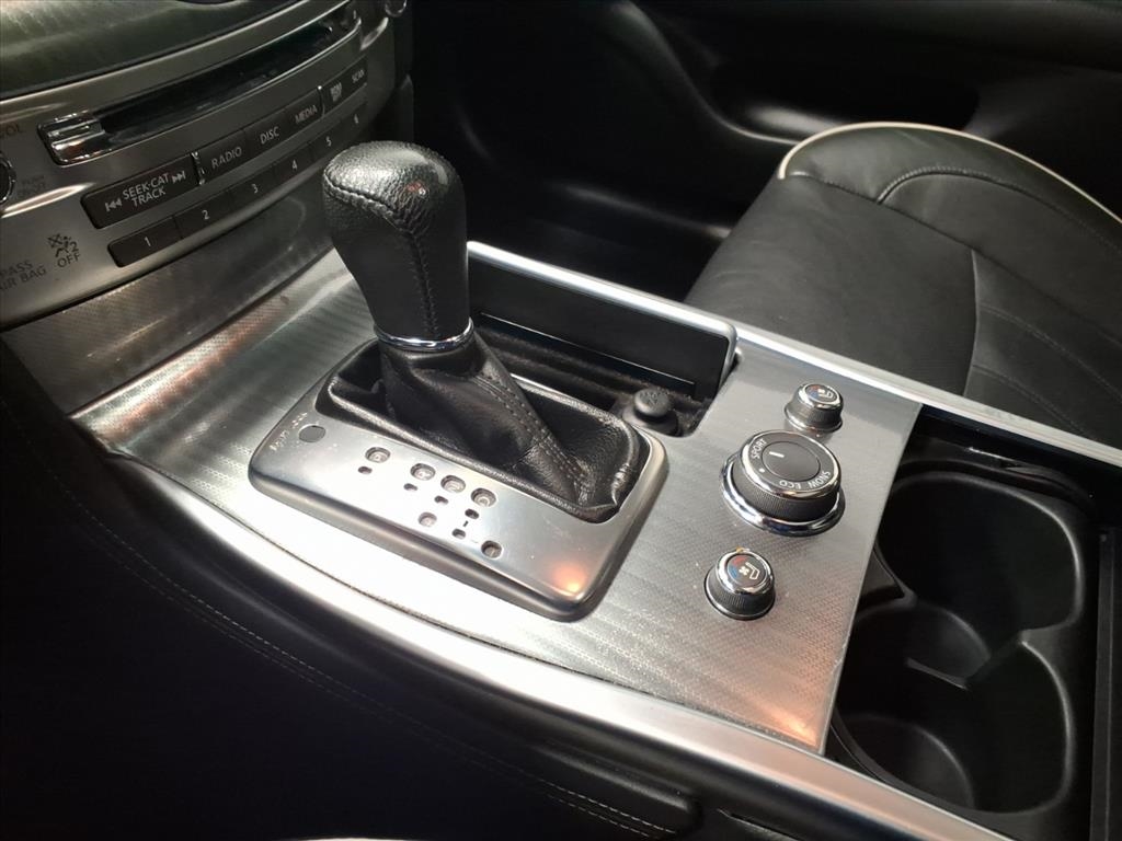 Infiniti Q70 3.7 LUXE AWD 2019