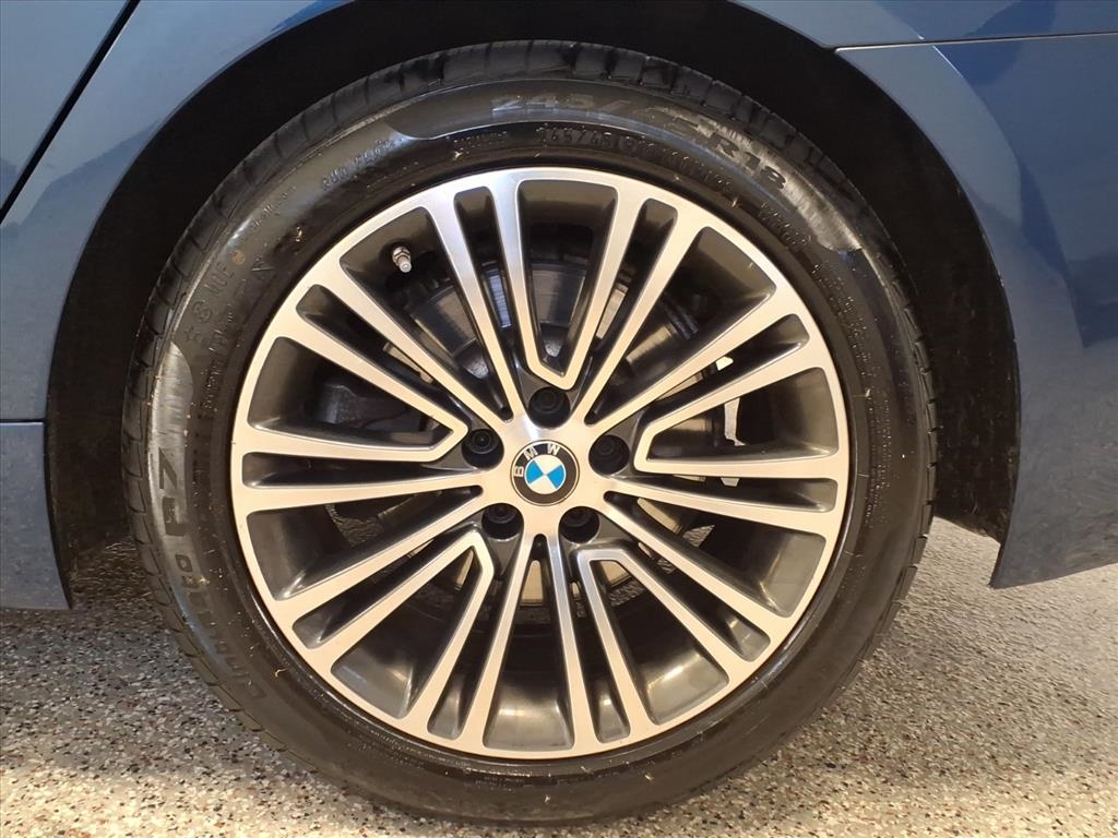 BMW 5 Series 530i xDrive Sedan 2021