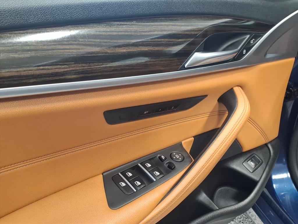 BMW 5 Series 530i xDrive Sedan 2021