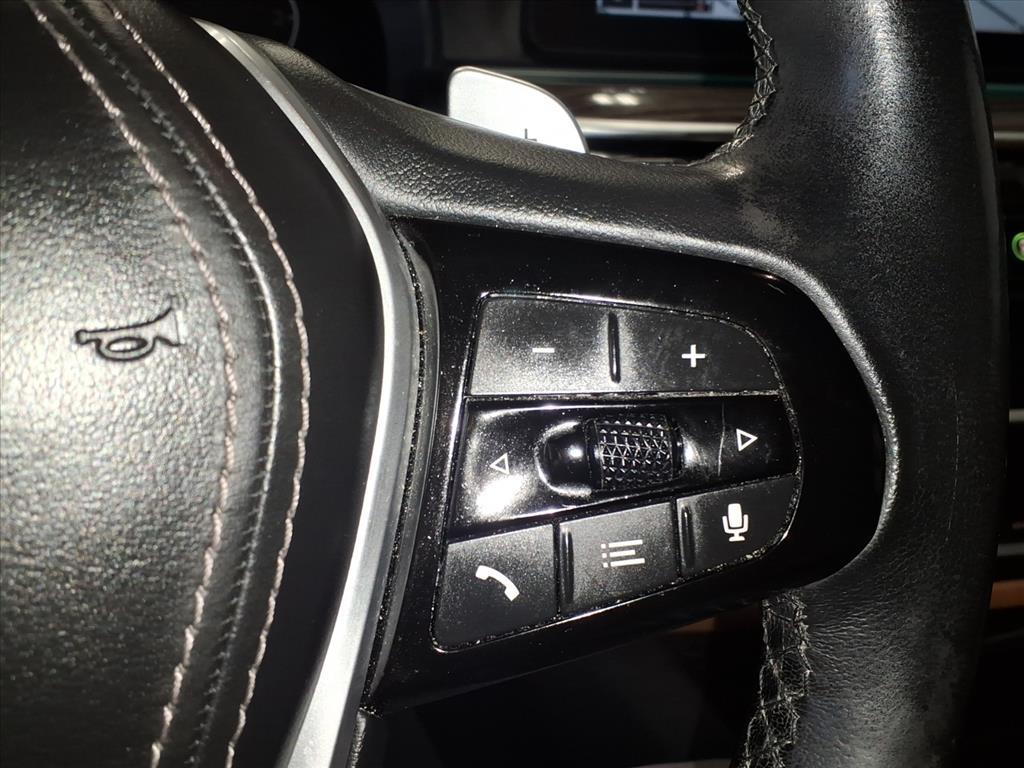 BMW 5 Series 530i xDrive Sedan 2021