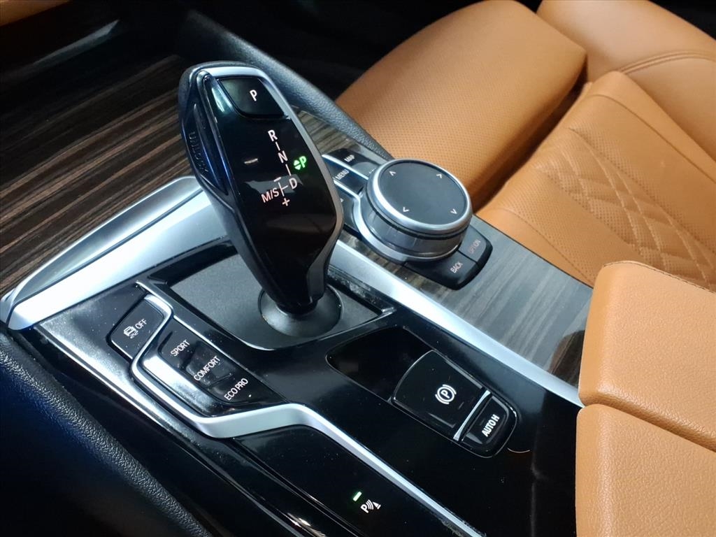 BMW 5 Series 530i xDrive Sedan 2021