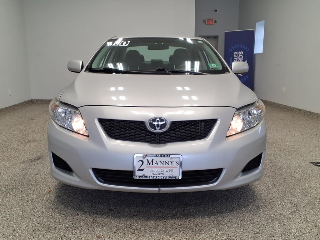 Toyota Corolla 4dr Sdn LE Auto 2010
