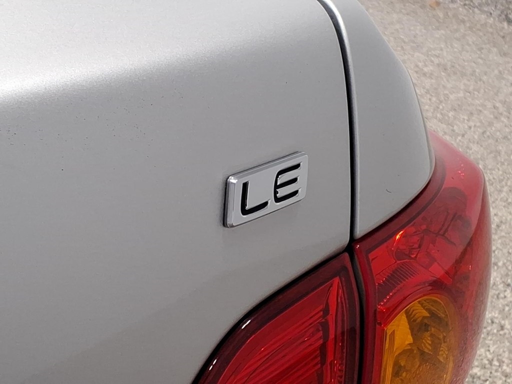 Toyota Corolla 4dr Sdn LE Auto 2010