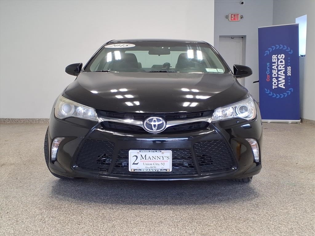 Toyota Camry 4dr Sdn I4 Auto SE (Natl) 2015