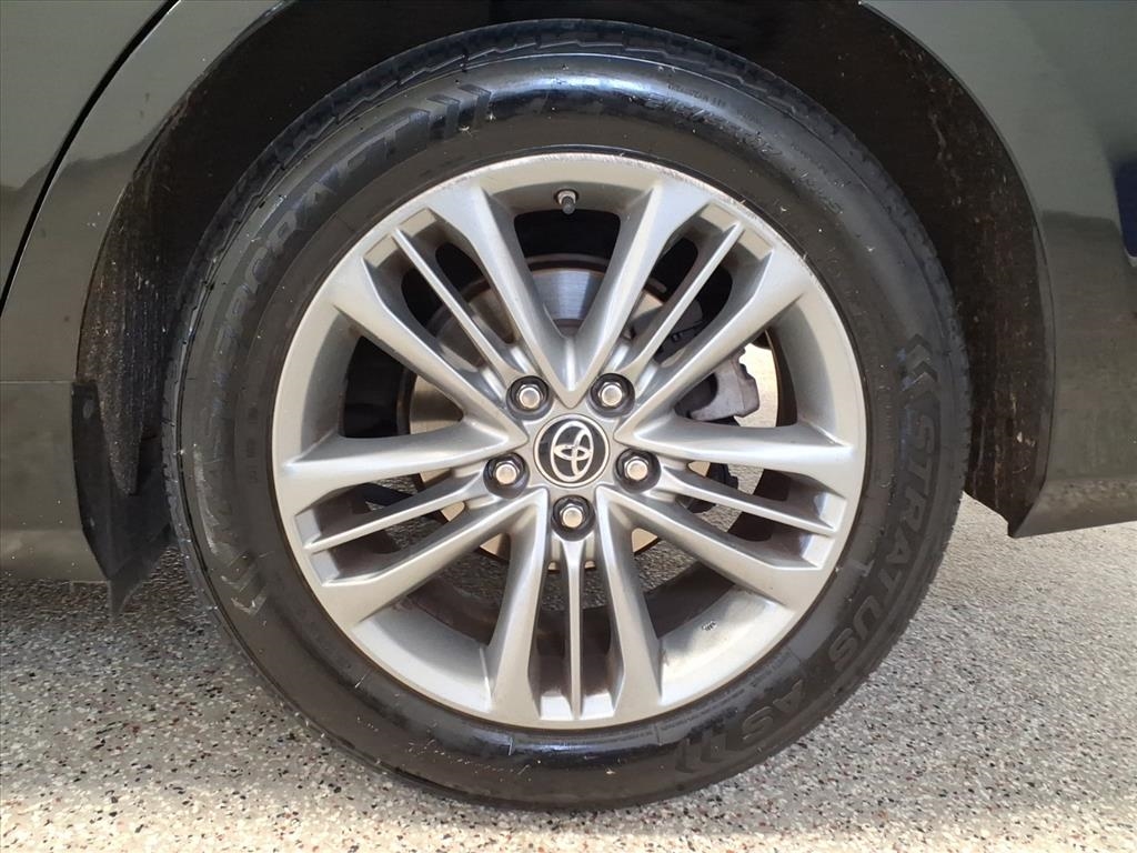 Toyota Camry 4dr Sdn I4 Auto SE (Natl) 2015