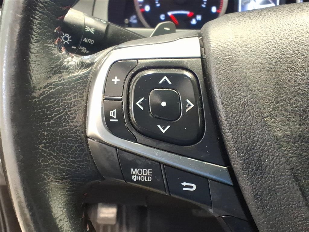 Toyota Camry 4dr Sdn I4 Auto SE (Natl) 2015