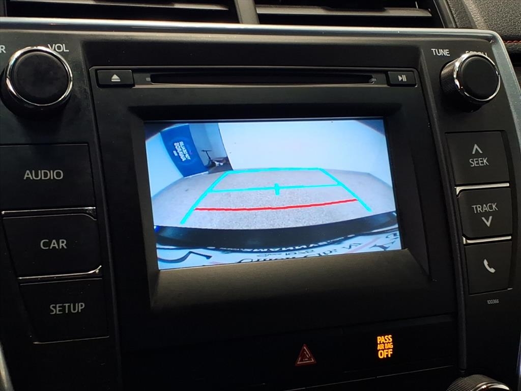 Toyota Camry 4dr Sdn I4 Auto SE (Natl) 2015