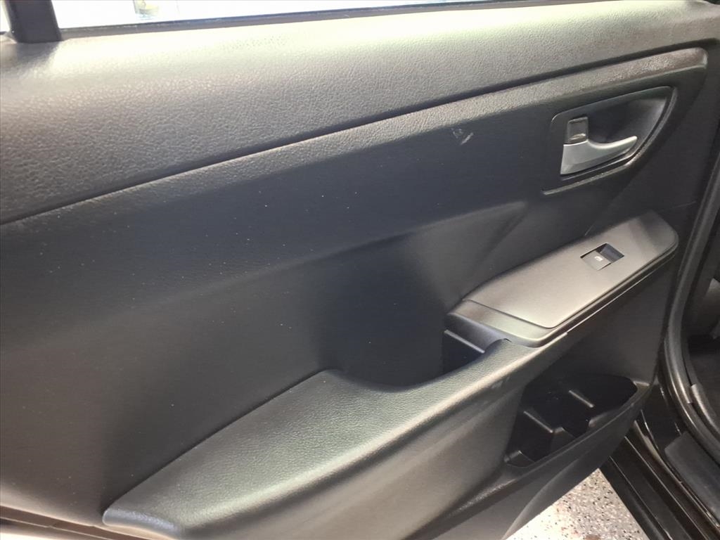 Toyota Camry 4dr Sdn I4 Auto SE (Natl) 2015