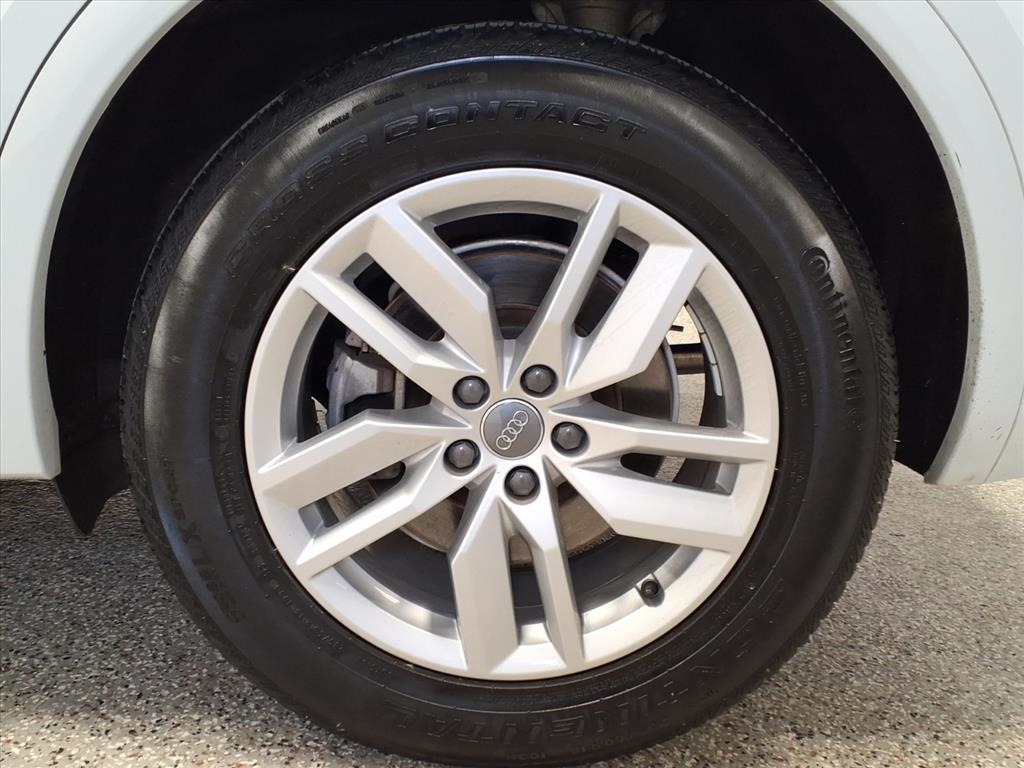 Audi Q5 Titanium Premium 4D SUV 2.0T 2020