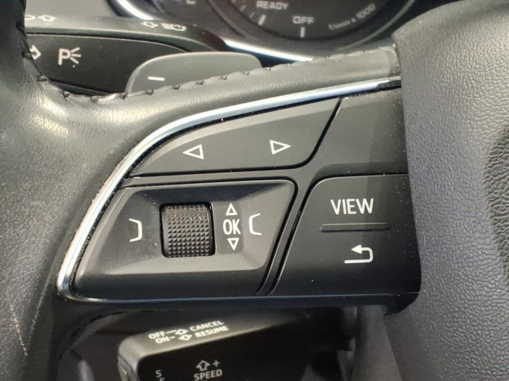 Audi Q5 Titanium Premium 4D SUV 2.0T 2020