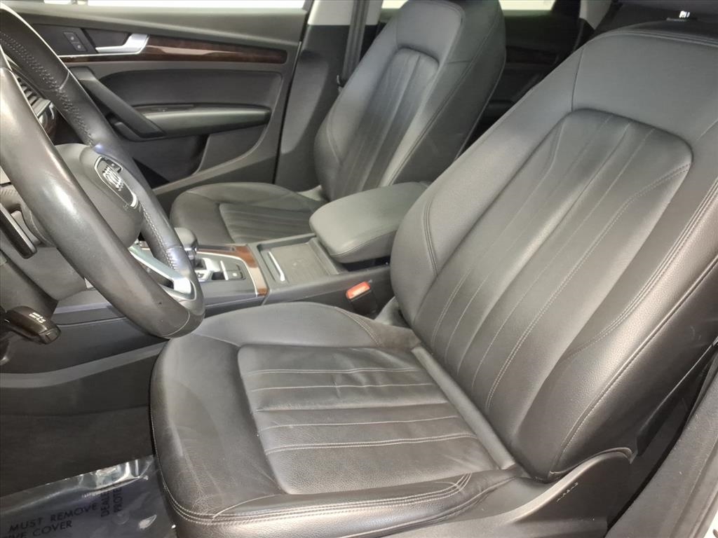 Audi Q5 Titanium Premium 4D SUV 2.0T 2020