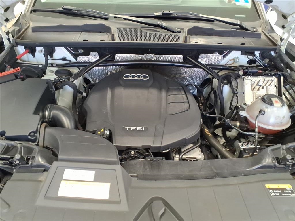 Audi Q5 Titanium Premium 4D SUV 2.0T 2020