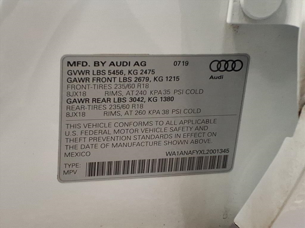 Audi Q5 Titanium Premium 4D SUV 2.0T 2020
