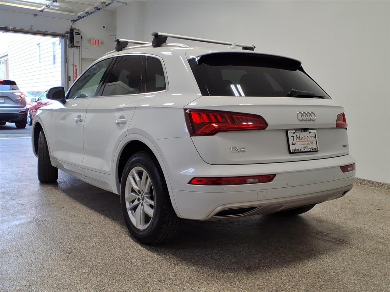 Audi Q5 Titanium Premium 4D SUV 2.0T 2020