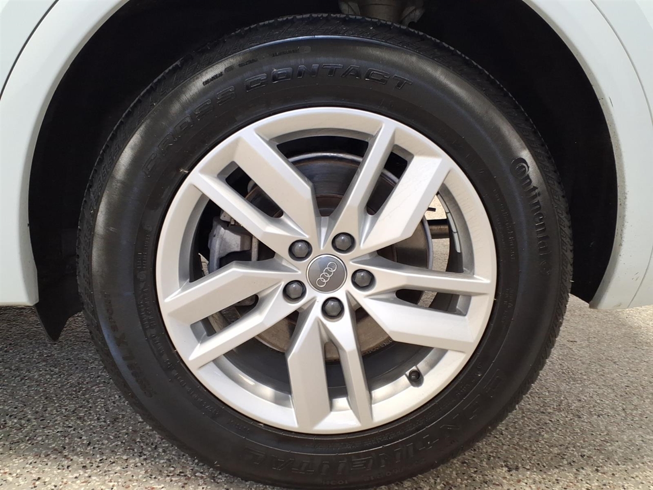 Audi Q5 Titanium Premium 4D SUV 2.0T 2020