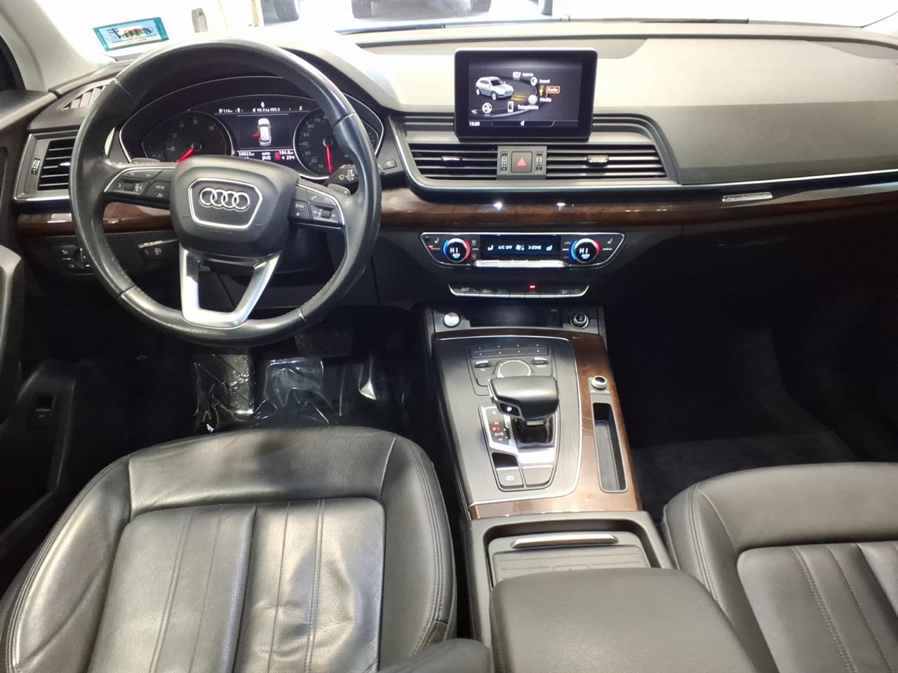 Audi Q5 Titanium Premium 4D SUV 2.0T 2020