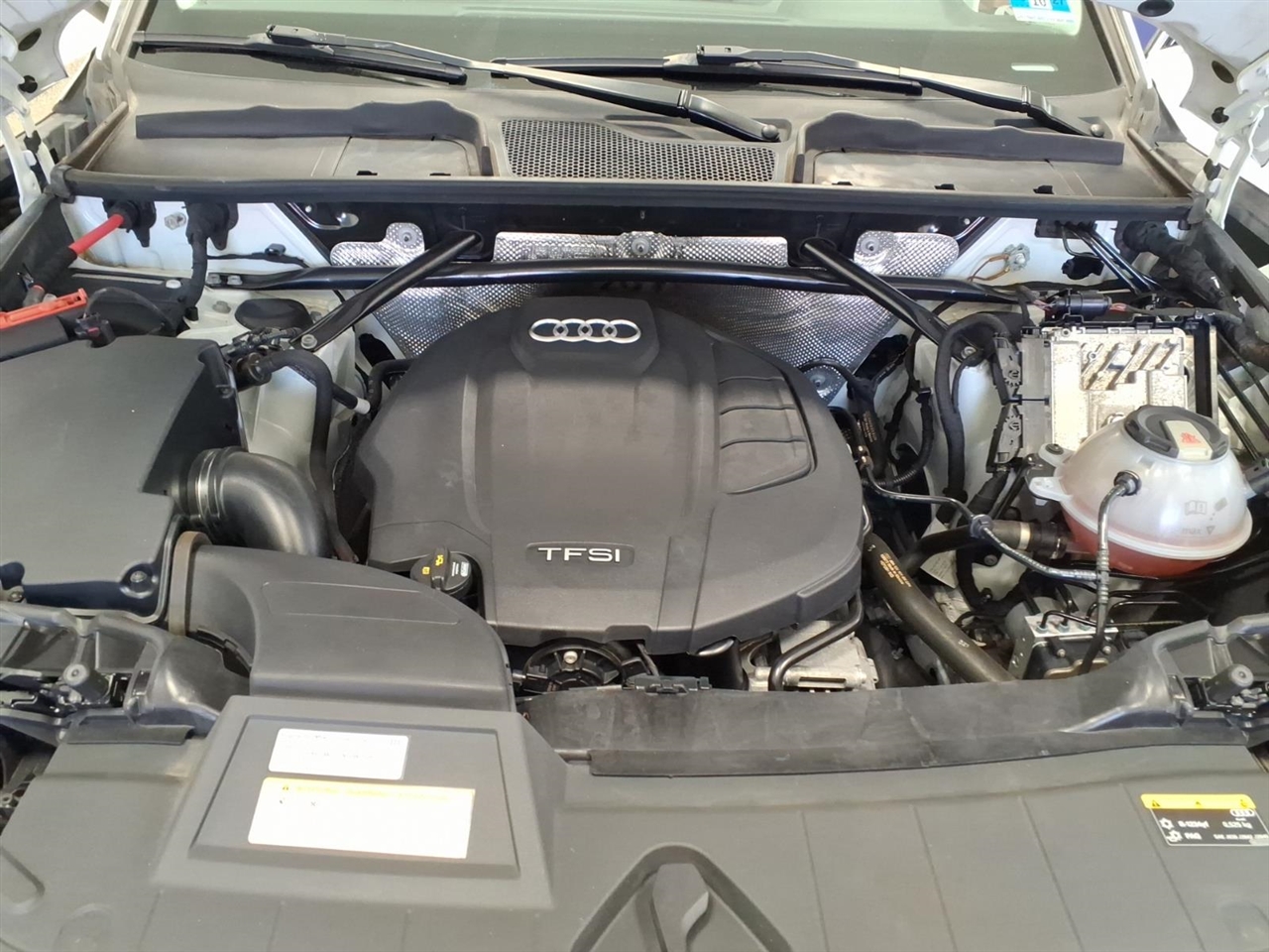 Audi Q5 Titanium Premium 4D SUV 2.0T 2020