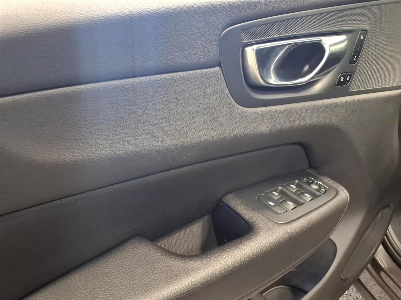 Volvo XC60 B5 AWD Momentum 2022