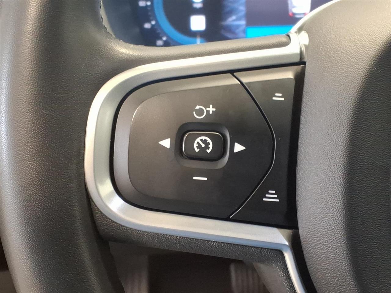 Volvo XC60 B5 AWD Momentum 2022