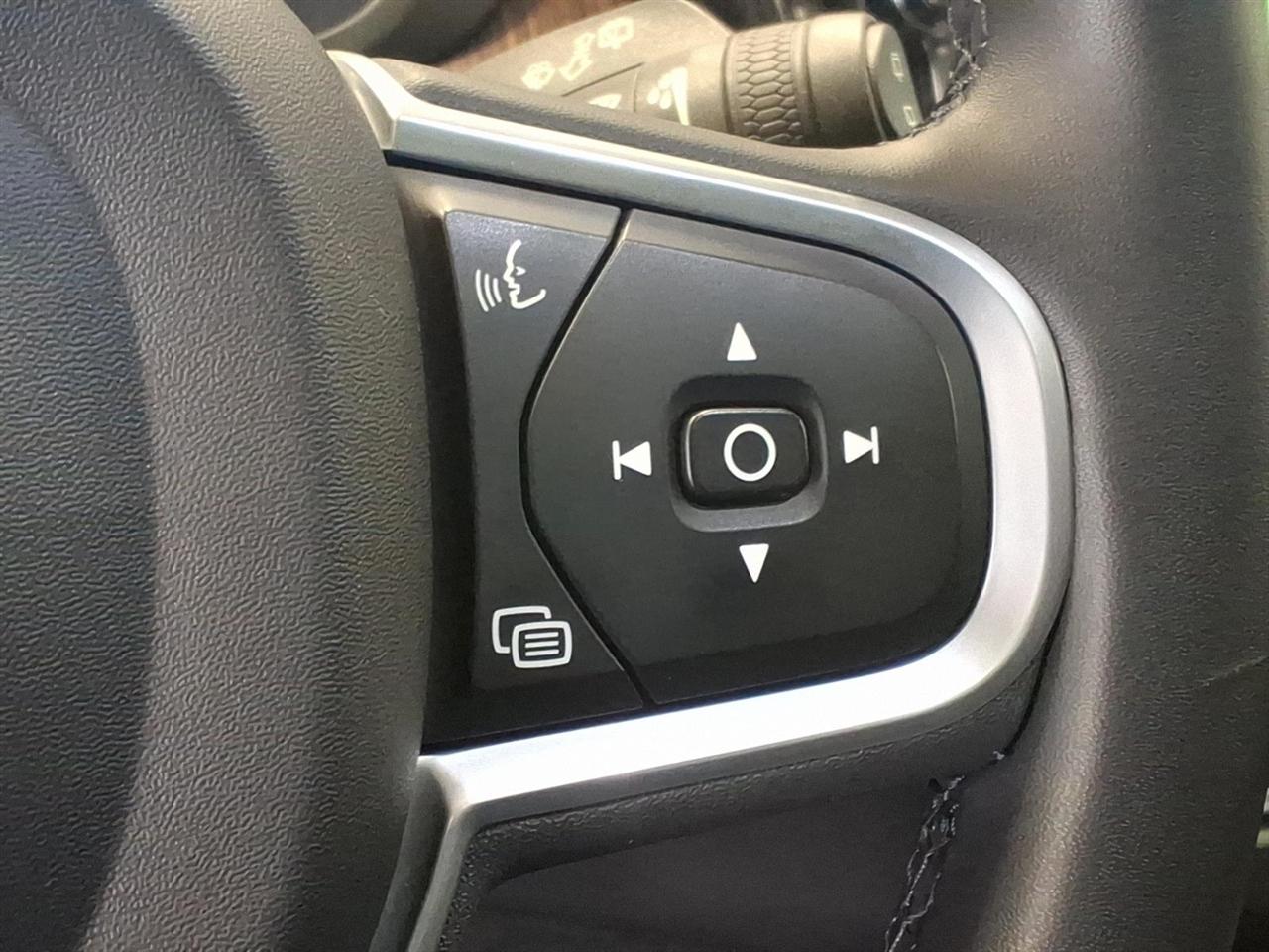 Volvo XC60 B5 AWD Momentum 2022