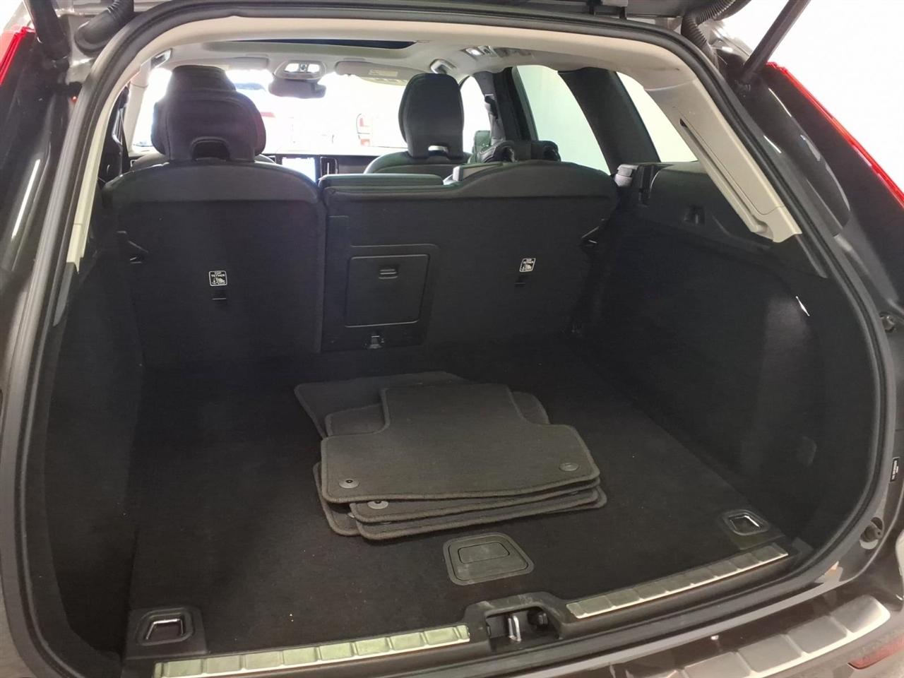 Volvo XC60 B5 AWD Momentum 2022