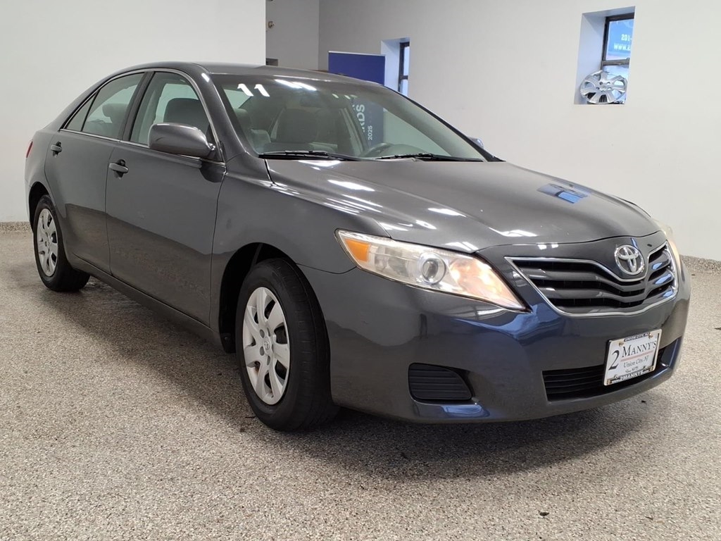 Toyota Camry LE (Natl) 2011