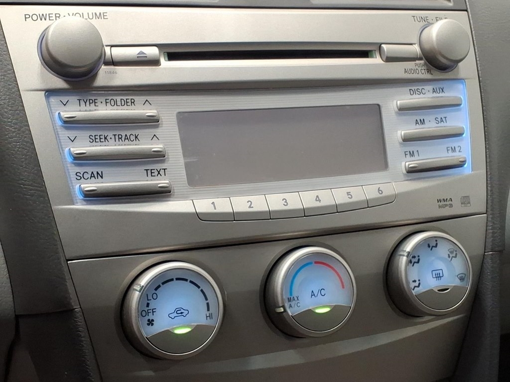 Toyota Camry LE (Natl) 2011