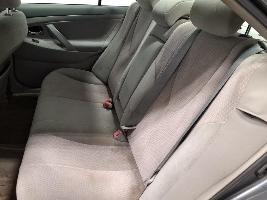 Toyota Camry LE (Natl) 2011