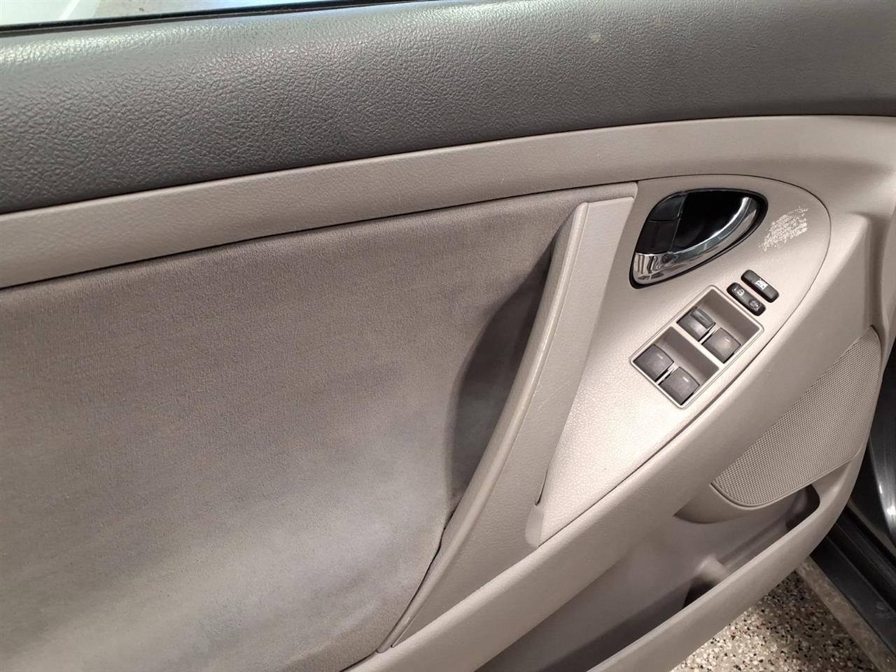 Toyota Camry LE (Natl) 2011