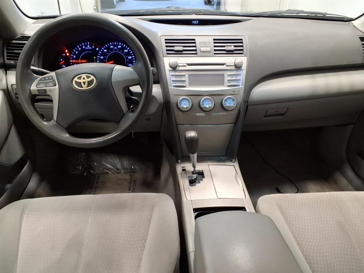 Toyota Camry LE (Natl) 2011