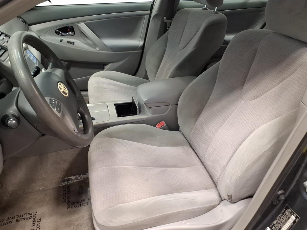 Toyota Camry LE (Natl) 2011