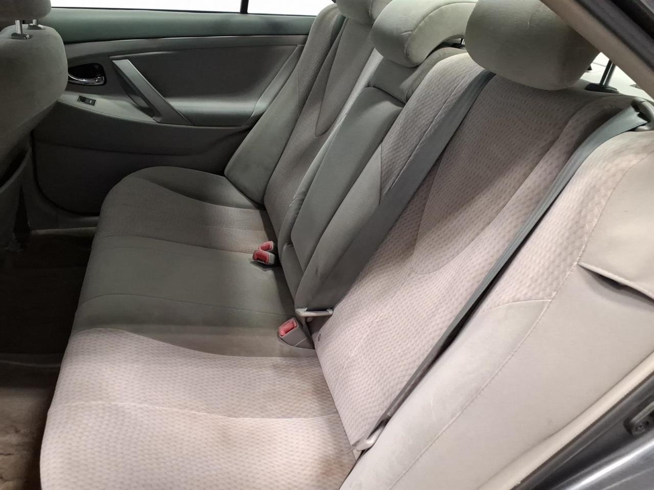 Toyota Camry LE (Natl) 2011