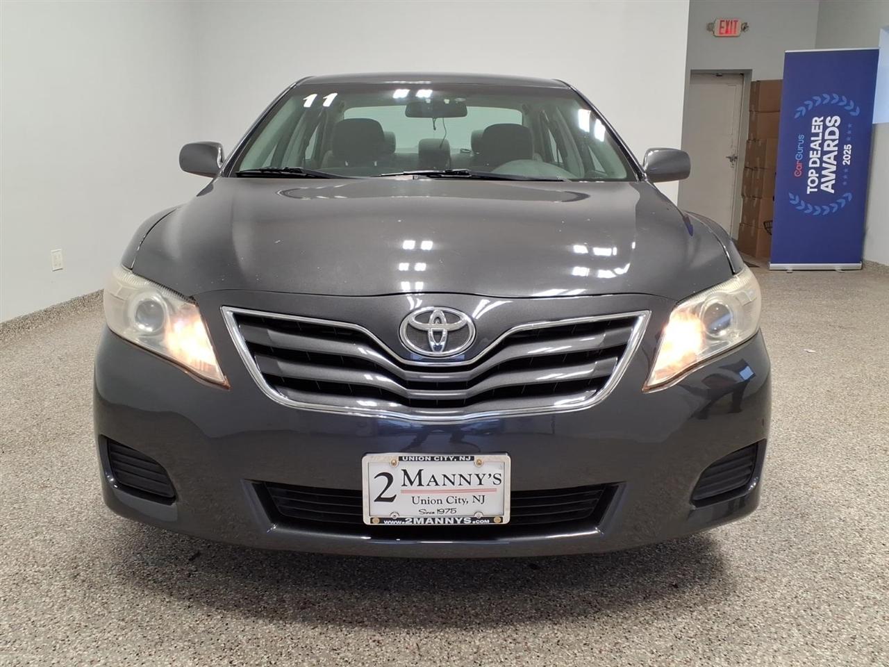 Toyota Camry LE (Natl) 2011