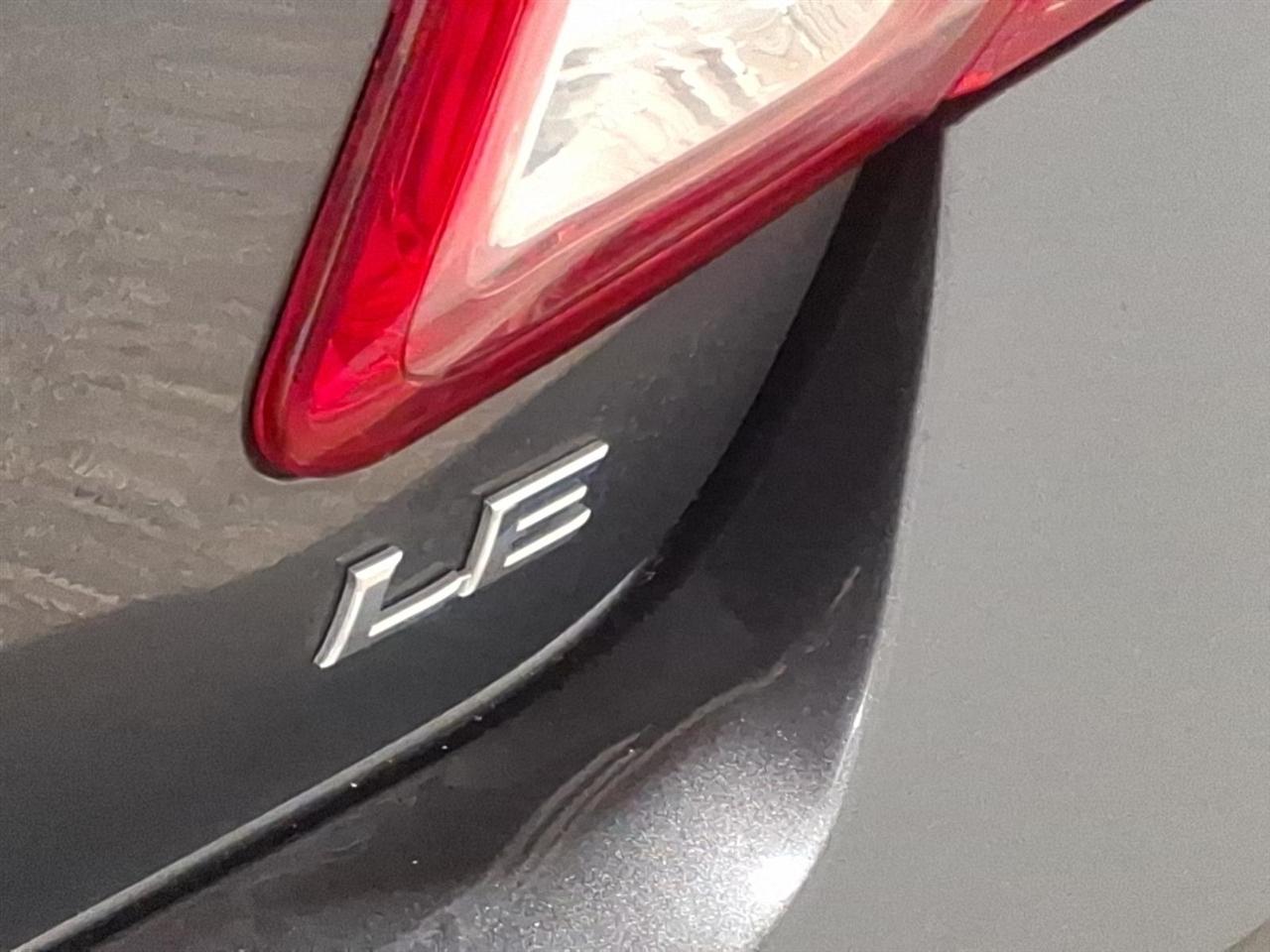 Toyota Camry LE (Natl) 2011