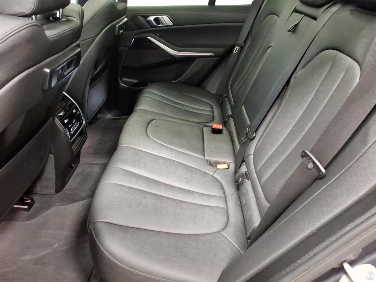 BMW X5 xDrive40i Sports Activity Vehicle 2021