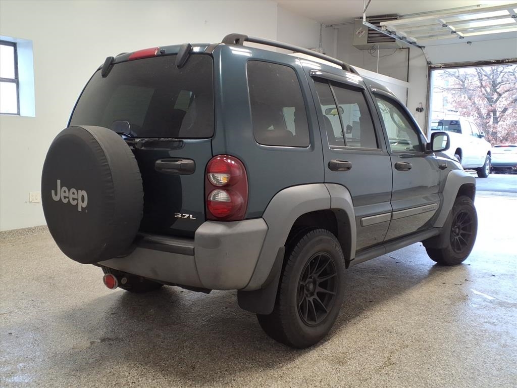 Jeep Liberty 4dr Sport 4WD 2005