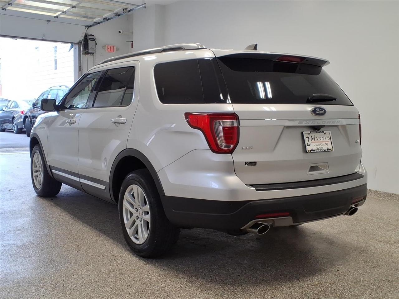 Ford Explorer XLT 4WD 2018