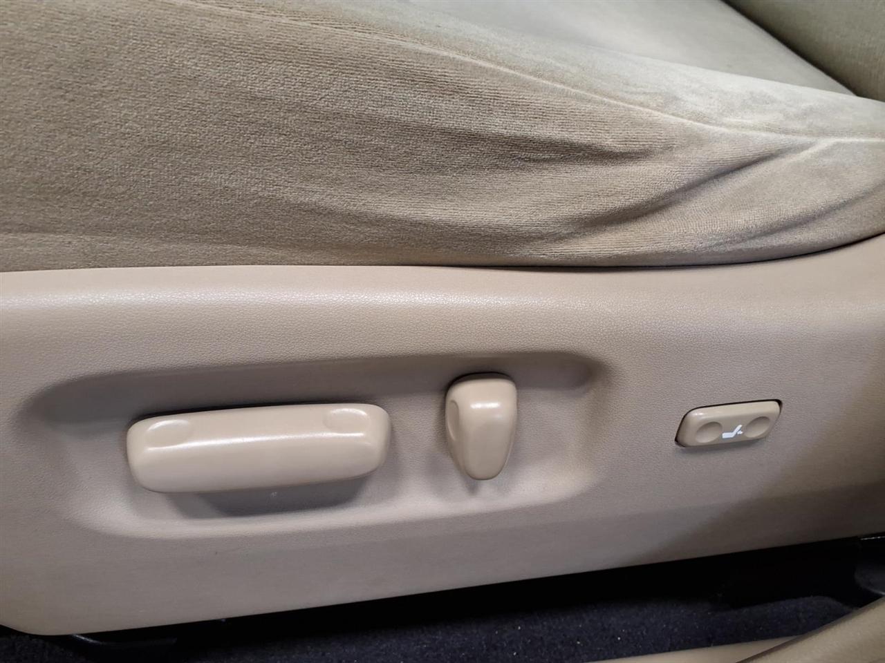 Toyota Highlander Plus 4D SUV 4X4 2013