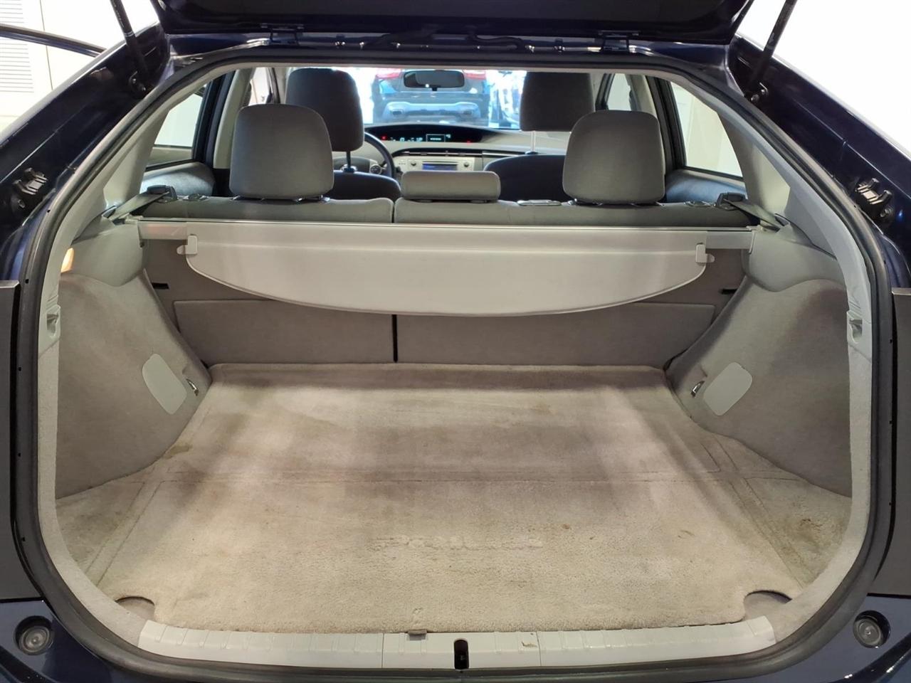 Toyota Prius Two 4D Hatchback 2014