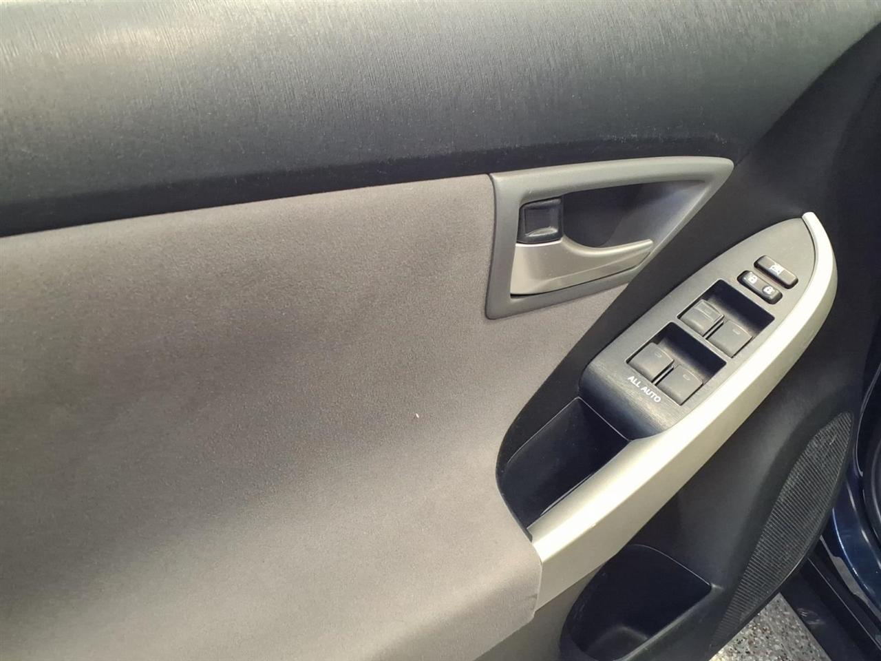 Toyota Prius Two 4D Hatchback 2014