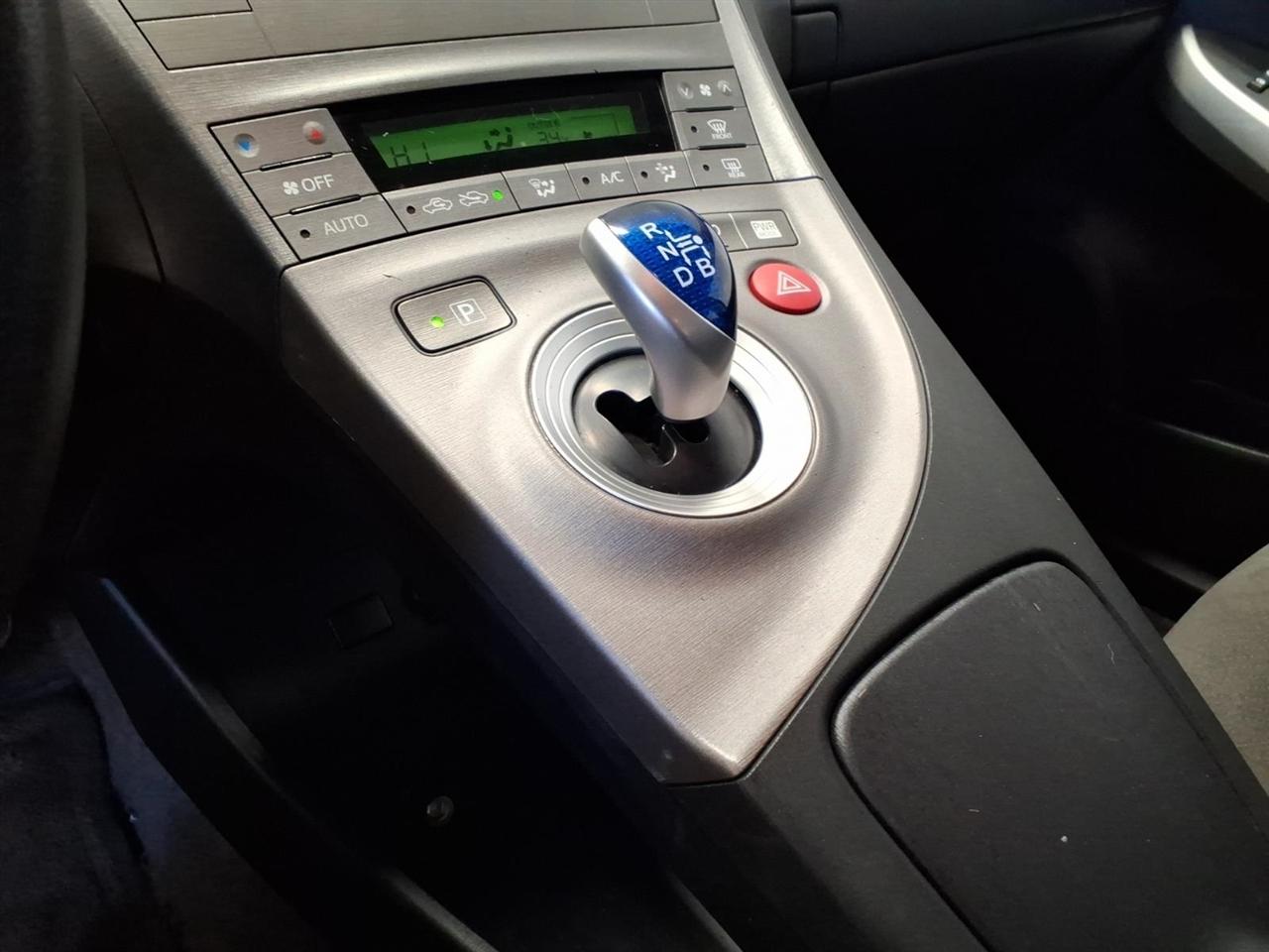 Toyota Prius Two 4D Hatchback 2014