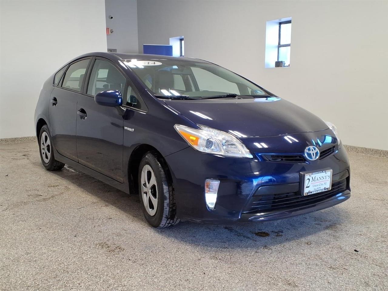 Toyota Prius Two 4D Hatchback 2014