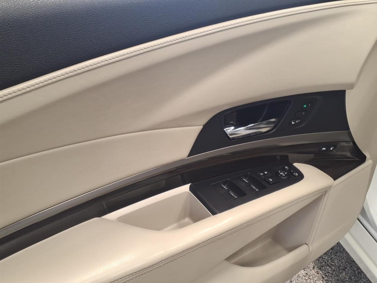 Acura RLX 4dr Sdn Tech Pkg 2014