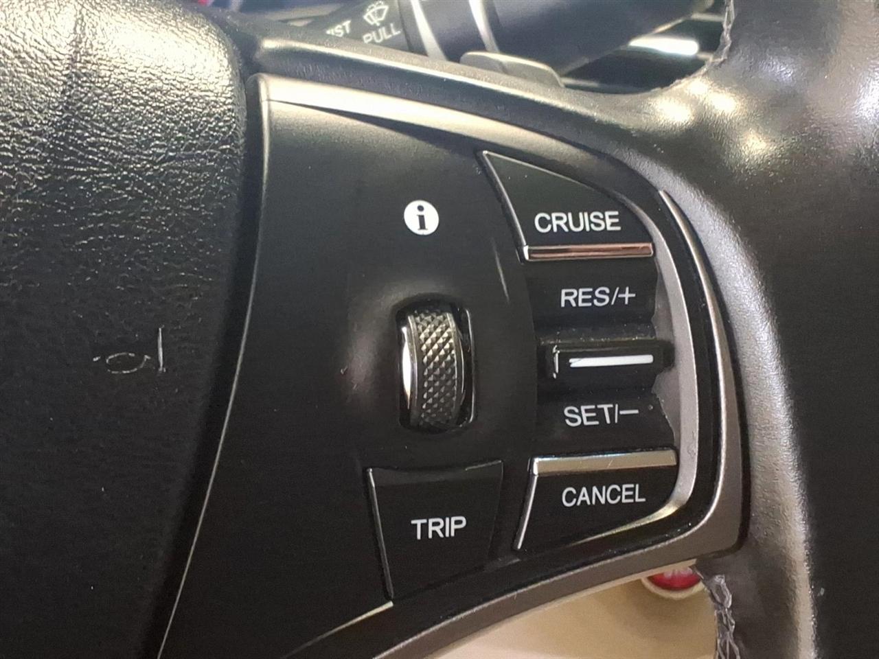 Acura RLX 4dr Sdn Tech Pkg 2014