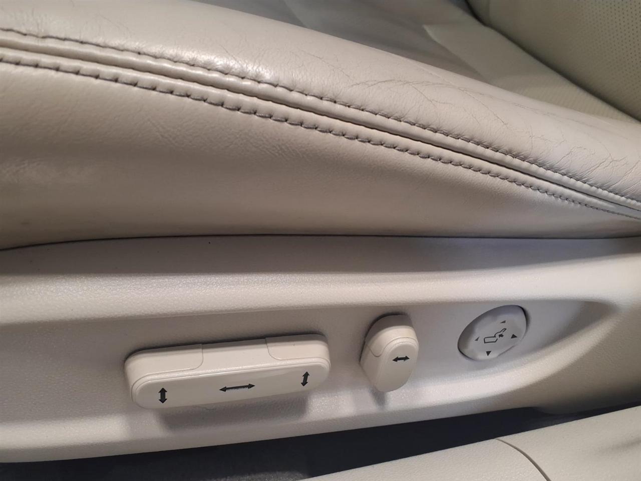 Acura RLX 4dr Sdn Tech Pkg 2014