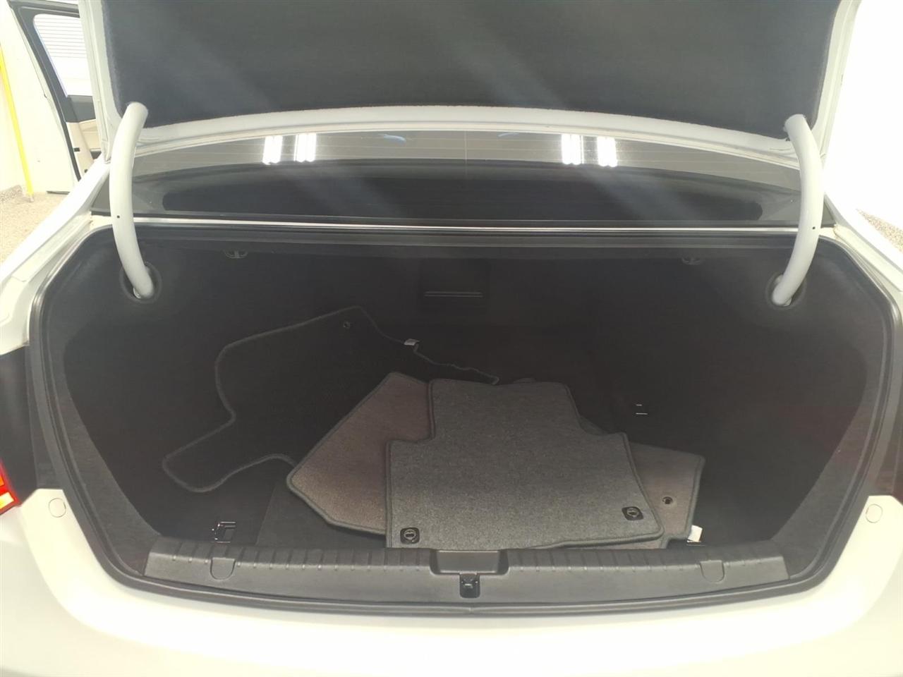 Acura RLX 4dr Sdn Tech Pkg 2014