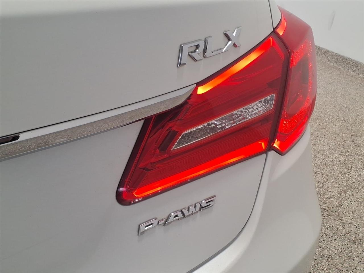 Acura RLX 4dr Sdn Tech Pkg 2014